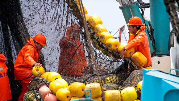 La suspensión se daría luego de registrarse un avance del 88% en la cuota total de la segunda temporada de pesca, establecida en 2.78 millones de toneladas. (Foto: Produce)