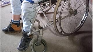 “Yochi”, el niño de 10 años que nació con múltiples enfermedades, perdió su casa en un sismo y ahora busca una silla de ruedas
