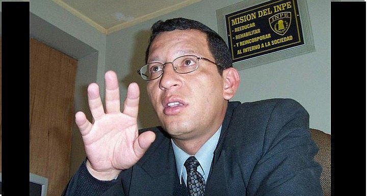 Detienen a jefe de seguridad de INPE implicado en red criminal (VIDEO)