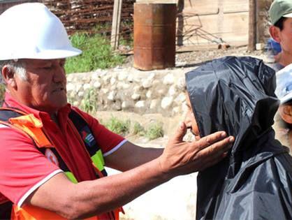 Moquegua: Gobernador regional entrega capuchas con su apodo "Jamocho"