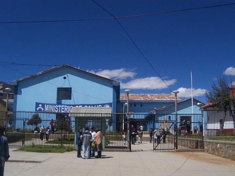 Equipo Psico-sensométrico sirve como escritorio en el hospital Carrión