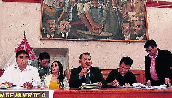 Arequipa: Denuncian contratos irregulares en municipios distritales