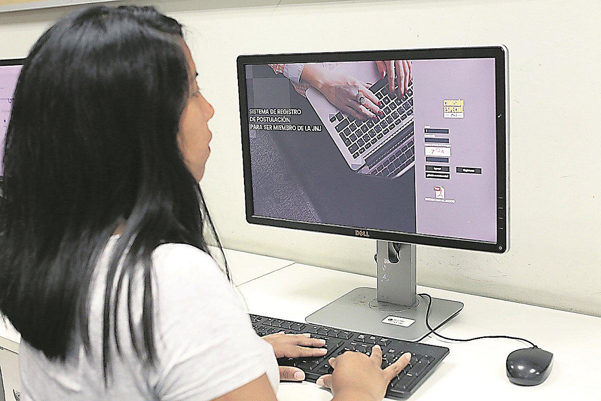 JNJ: Más de 130 personas participan en proceso de inscripción a concurso