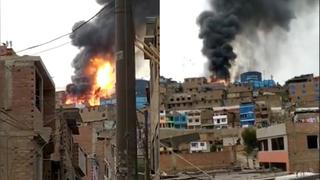 San Juan de Lurigancho: Reportan incendio en una vivienda a la altura del paradero La Unión (VIDEO)