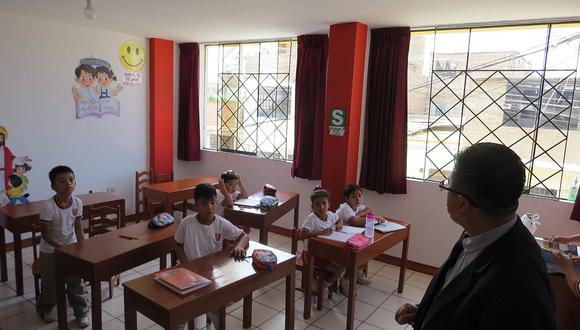 Colegio privado de Chiclayo realiza clases pese a suspensión 