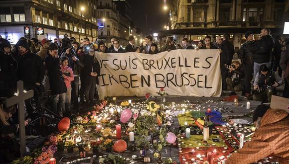 Atentados en Bélgica: Mil personas se concentran en Bruselas para recordar a víctimas