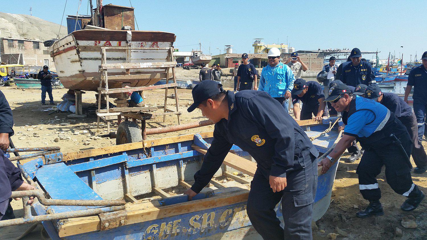 Piura: Decomisan embarcaciones abandonadas en playas de Paita
