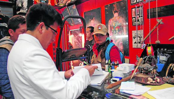 Tatuarse en Huancayo puede ser mortal