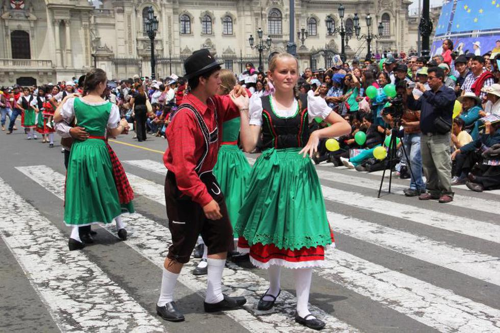 Pasacalle pasqueño en las principales calles de Lima (FOTOS)