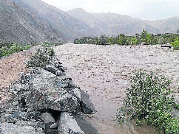 Aumenta caudal de río Ocoña y causa daños en 100 hectáreas de arroz
