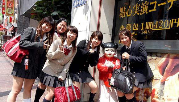 Japón: Escuela pública impone uniformes de Armani