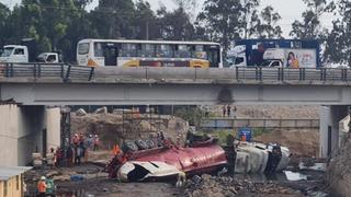 Huachipa: camión cisterna se despistó y cayó desde puente hacia el río Huaycoloro | VIDEO 