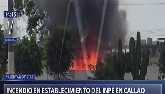 Incendio se registra en local administrativo del INPE en el Callao (VIDEO)