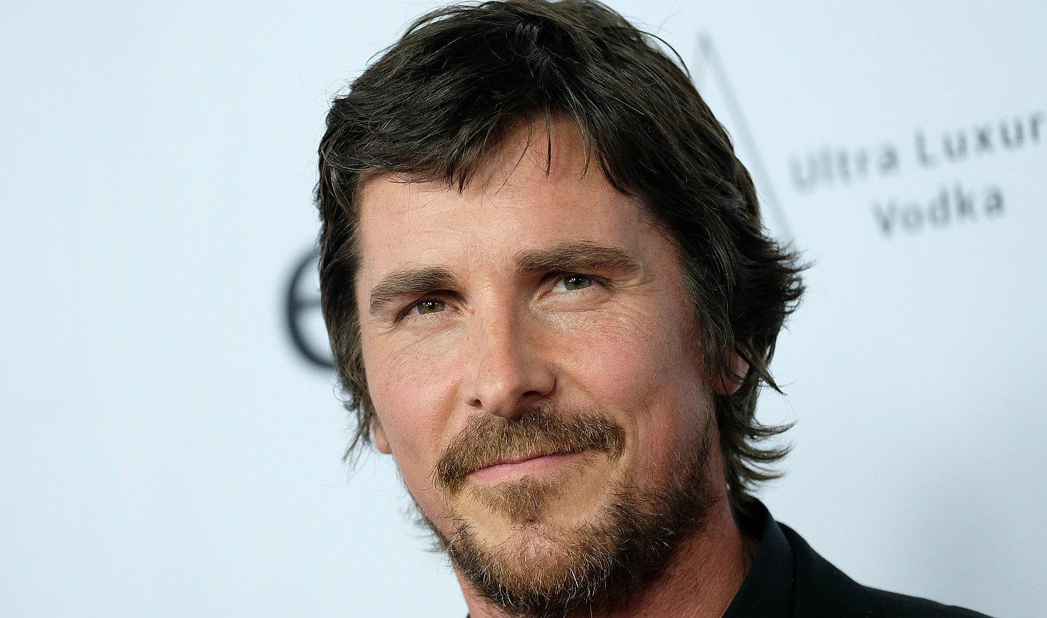 Christian Bale reaparece y sorprende con radical cambio físico (FOTO)