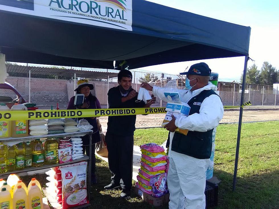 AgroRural realizó mercado " De la Chacra a la olla" en Corire