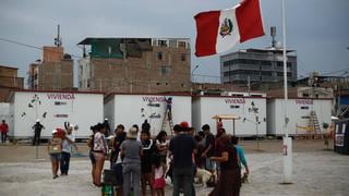 Instalan 10 viviendas temporales para los afectados de Villa El Salvador (FOTOS)