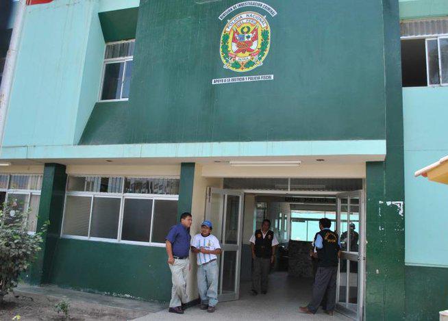 PNP atrapa a presunto extorsionador cuando cobraba cupo en pleno parque principal