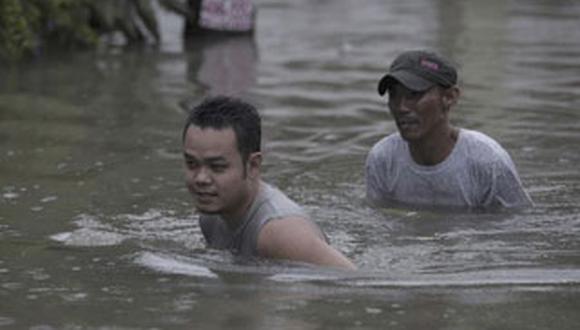 Torrenciales lluvias paralizan la capital de Filipinas
