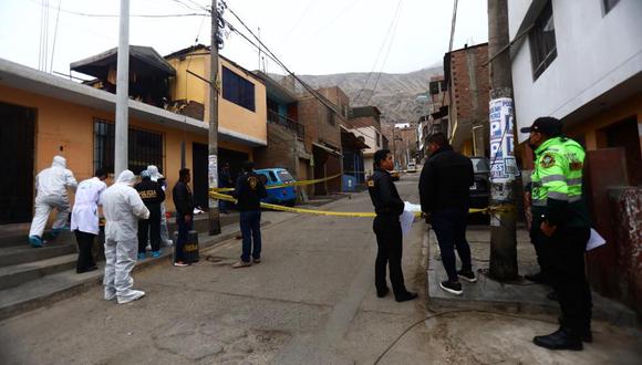 Sicarios matan a balazos a dos hombres y los dejan maniatados en San Juan de Lurigancho. (Captura: América Noticias)
