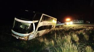 Carretera Central: docente sale disparada por ventana de bus, impacta contra cuneta y muere