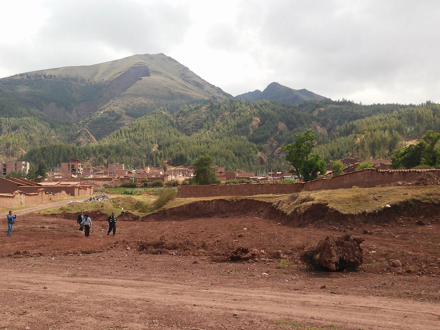 Cusco: Destruyen más de 100 metros de andenes incas