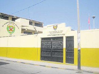 "Obligan compra de libros"