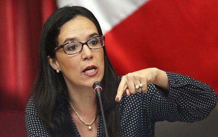 Marisa Glave exige la renuncia de la Mesa Directiva del Congreso