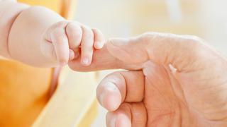 Justicia de Países Bajos prohíbe a padre de 550 hijos seguir procreando