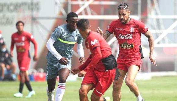 Paolo Guerrero saltó a la cancha con la selección peruana. (Foto: FFP)