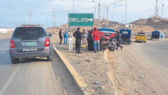 Se despistó y chocó su vehículo contra muro cuando se dirigía junto a su hermano desde Chiclayo hacia el distrito de Pimentel.