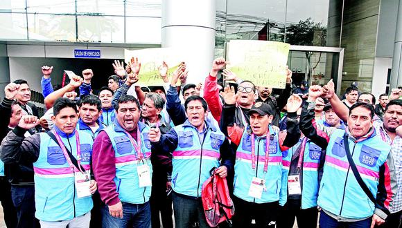 Conductores de los Juegos Panamericanos denuncian falta de pago de sueldos