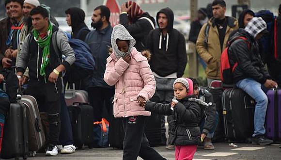 Francia: Desalojo en campamento de Calais dejó unos 100 niños solos sin reubicar