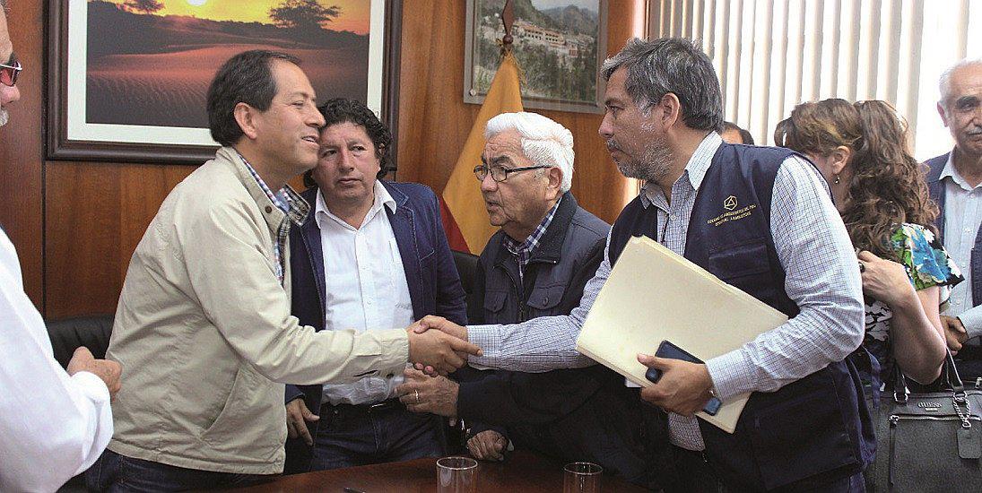 ARCC se entera de realidad de damnificados por la prensa