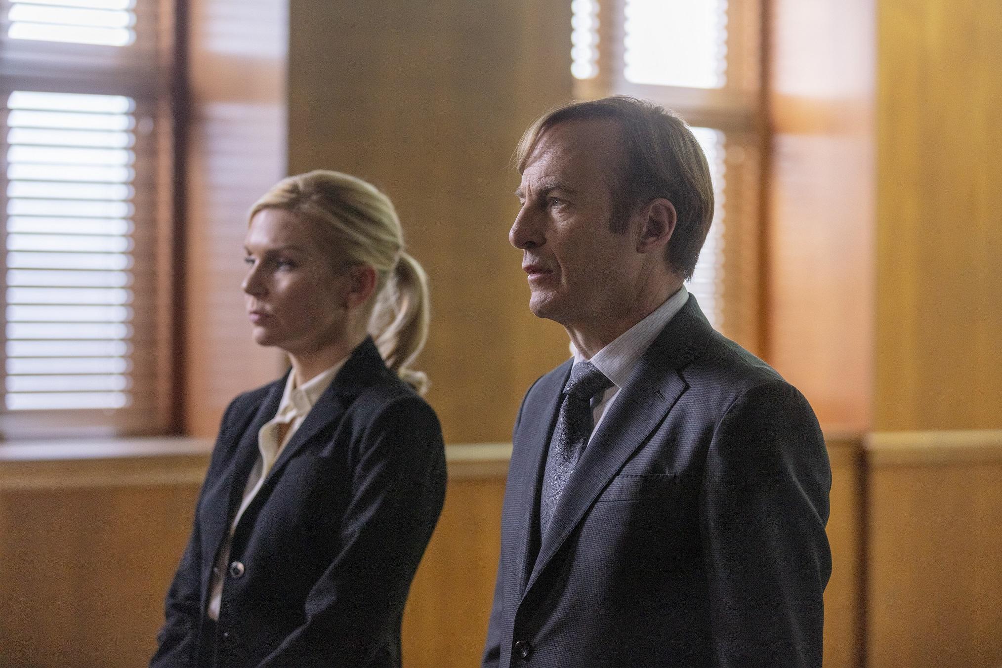 En "Better Call Saul" 5x07,, Kim (Rhea Seehorn) y Jimmy (Bob Odenkirk) toman una decisión importante. Foto: AMC.