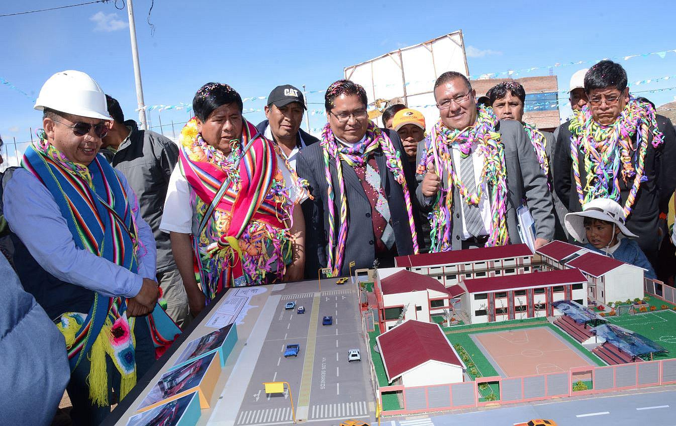 Empiezan a construir el colegio Santa Mónica de Juliaca