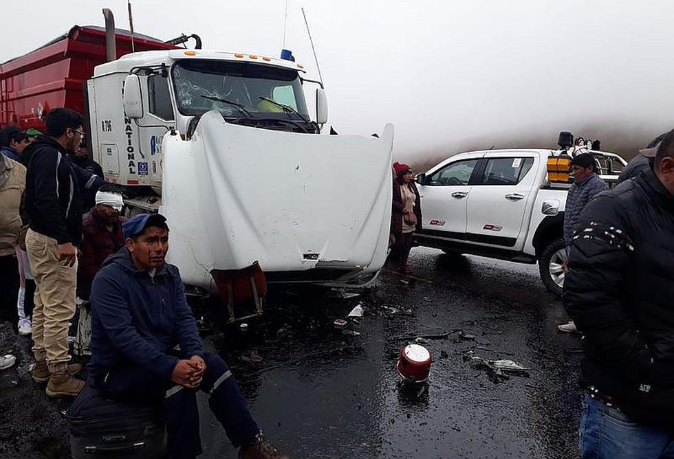 ​Cuatro personas fallecidas en la carretera Arequipa-Puno (FOTOS)