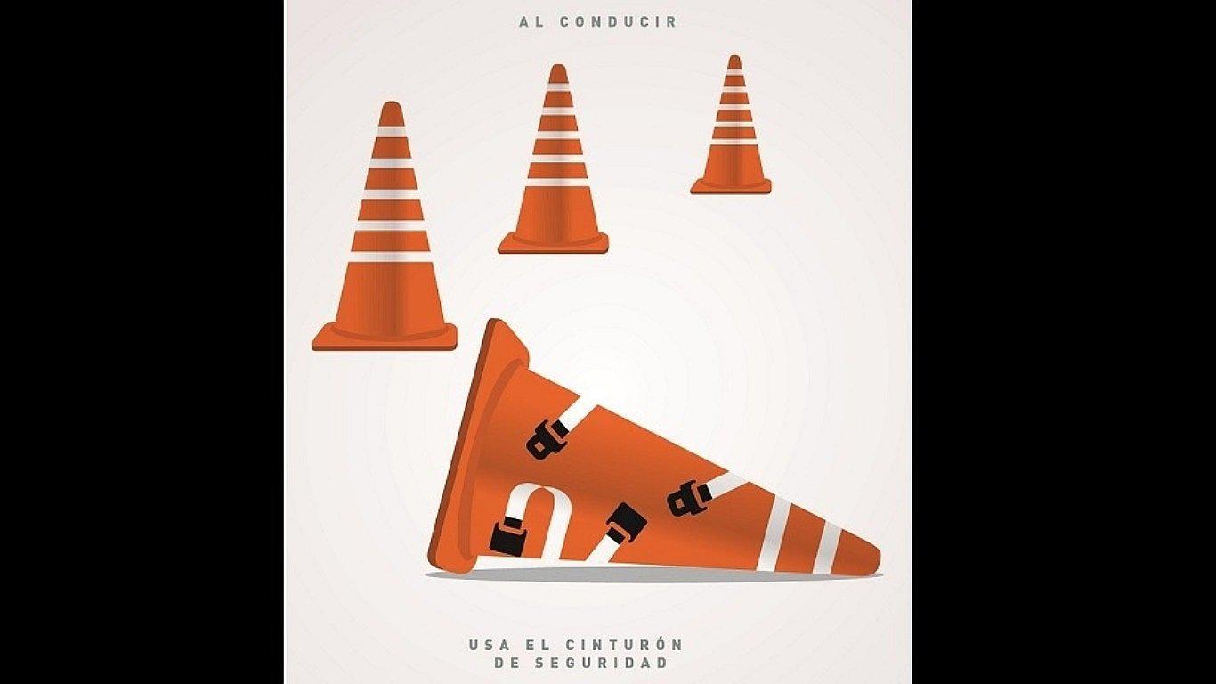 Al conducir usa el cinturón de seguridad