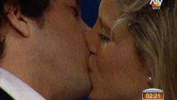 Video: Alejandra Baigorria y Mario Hart se besaron ante cámaras