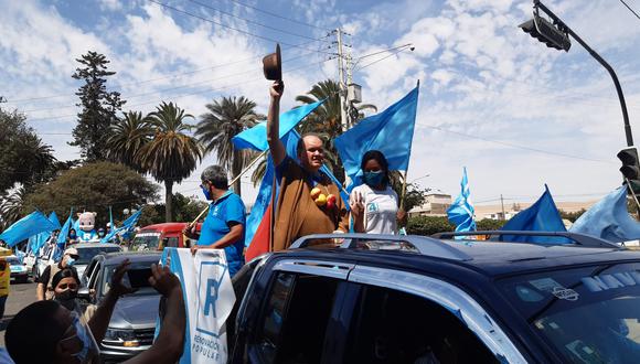 Candidato presidencial Rafael López Aliaga realizó una caravana con sus militantes en sus actividades proselitistas en Tacna