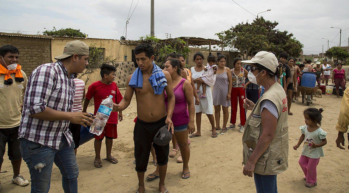 La Libertad: Ministerio de Cultura entregó agua a población afectada