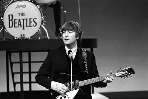 Venden piezas de guitarra favorita de Lennon por 27.700 euros