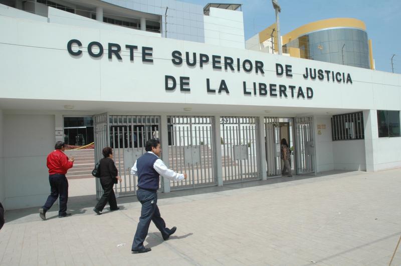 Doce años de prisión para dos “marcas” y un robataxis