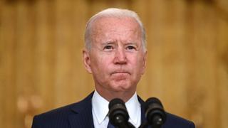 Aprobación de Joe Biden cae al 44 % por manejo del retiro de tropas de Afganistán