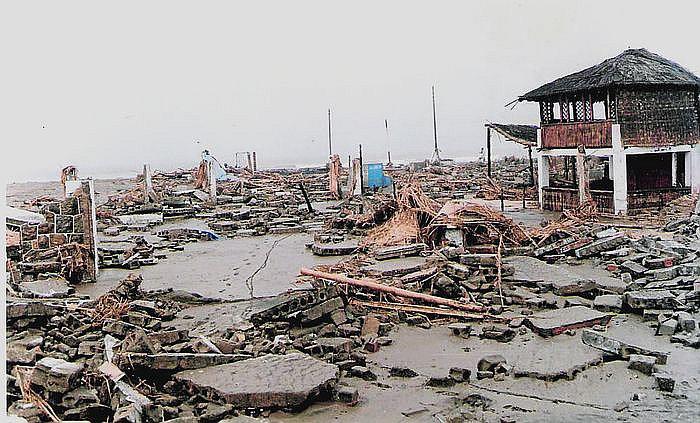 El tsunami que destruyó La Punta en Camaná