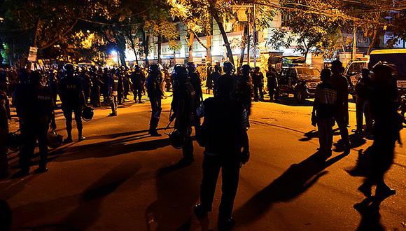 Bangladesh: Tropas de élite lanzan asalto para liberar rehenes