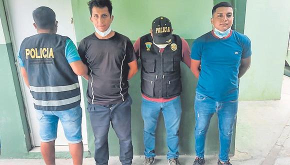 Son acusados de hurtar un costoso teléfono celular a un transeúnte cuando caminaba por el centro de Chiclayo. (Foto: PNP)