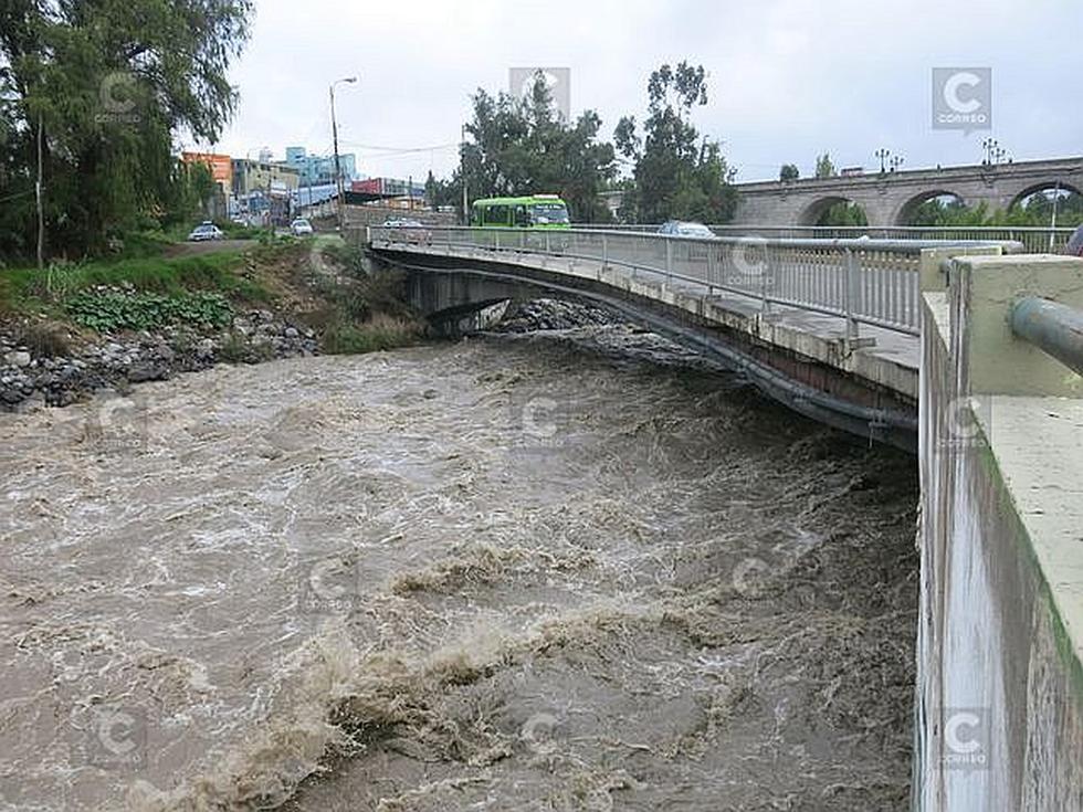 En alerta por posible desborde del río Chili (VIDEO Y FOTOS)