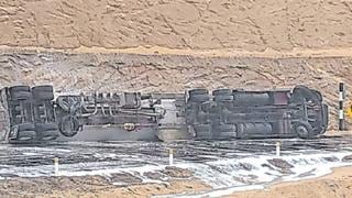 Cisterna boliviana  con gasolina se despista en Camaná