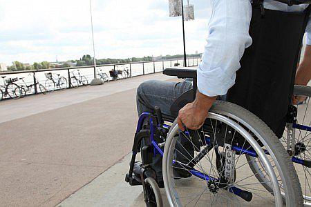 Científicos de EE.UU. “rehabilitan” la espina dorsal de joven