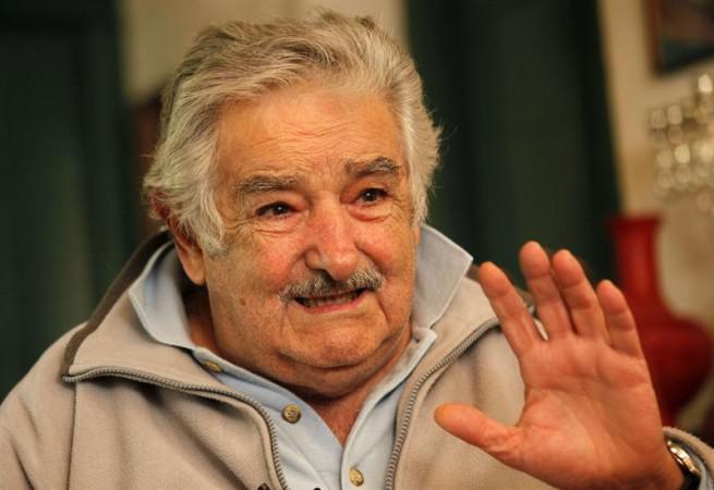 Uruguay: ​Expresidente Mujica cuestiona "la economía que idolatra al dinero"